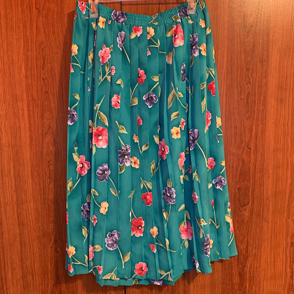 Alfred Dunner Vintage Floral Pleated Pull-On Skirt